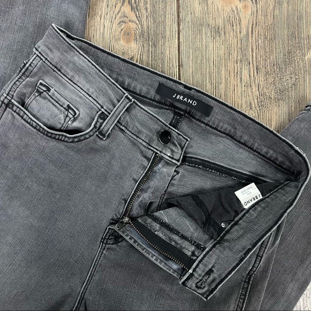 SOLD! J Brand Bree Cropped Skinny Ankle Jeans in Nightbird Faded Black Wash - Picture 7 of 12